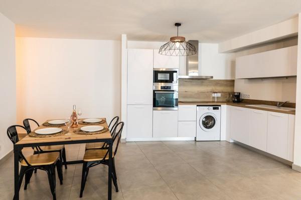 Appartement à BONIFACIO, 20169 - 3 pièces 83m²