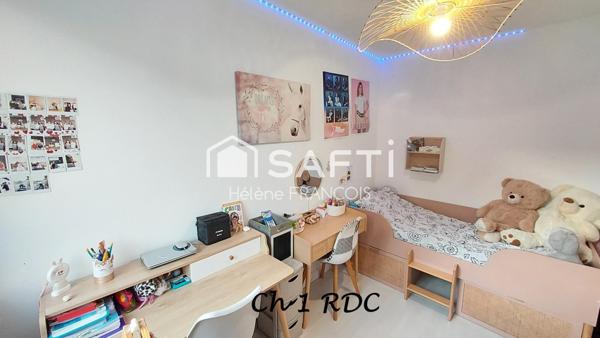 Maison plain pied + trois appartements