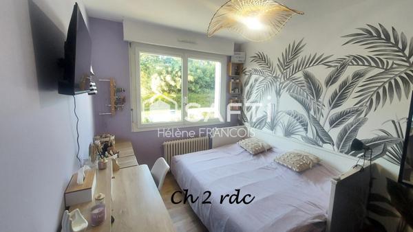 Maison plain pied + trois appartements