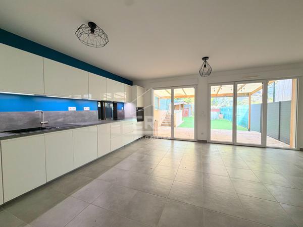 A VENDRE EXCLUSIVITE 84120 PERTUIS MAISON TYPE 4 PIECES DE 81 M² AVEC JARDIN GARAGE ET STATIONNEMENT