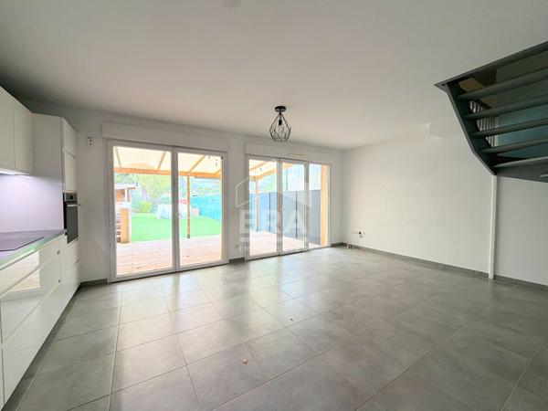 A VENDRE EXCLUSIVITE 84120 PERTUIS MAISON TYPE 4 PIECES DE 81 M² AVEC JARDIN GARAGE ET STATIONNEMENT