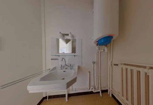 APPARTEMENT T5 A LOUER - LYON 6EME ARRONDISSEMENT Mairie 90.67 m 2 1 510 € charges comprises par mois