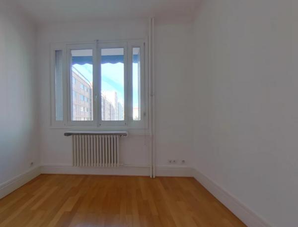 APPARTEMENT T5 A LOUER - LYON 6EME ARRONDISSEMENT Mairie 90.67 m 2 1 510 € charges comprises par mois
