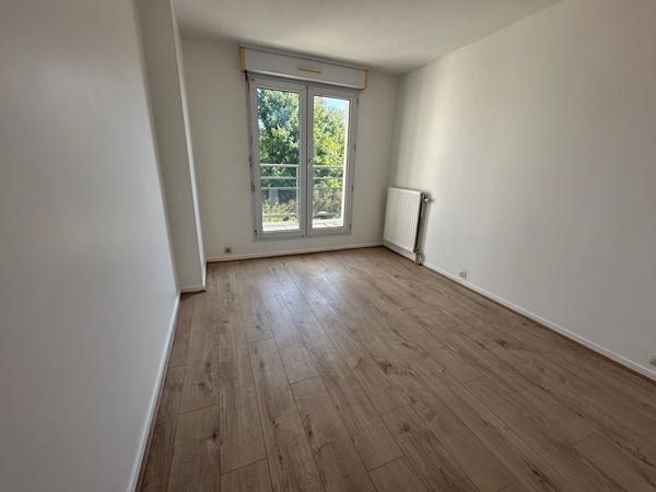 Appartement 4 pièces , hyper centre Evry Courcouronnes ( 91000 )
