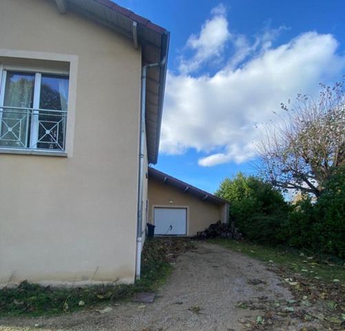 Belle maison spacieuse 6 pièces avec garage