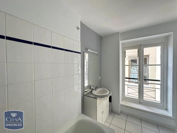 Appartement à louer 3 pièces 83.39m² Mâcon (71000)