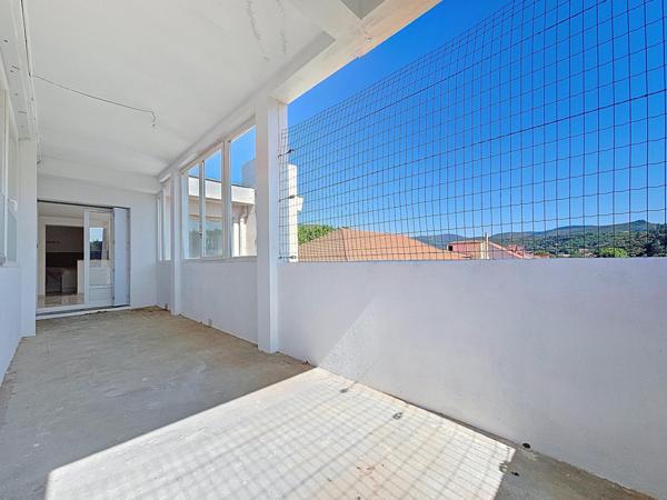 Appartement T4 lumineux avec terrasse – Dernier étage avec vue panoramique à Lamalou-les-Bains