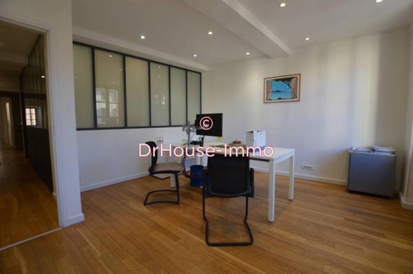 Bureau à vendre 8 pièces de 145 m²