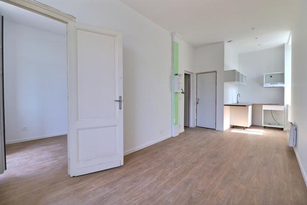Rue PROSPER - T2 RENOVE - BALCONS