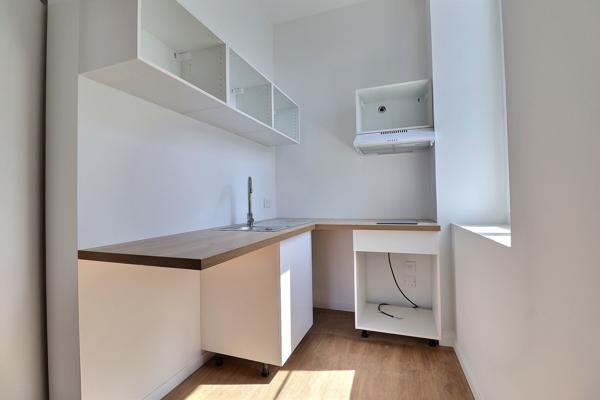 Rue PROSPER - T2 RENOVE - BALCONS