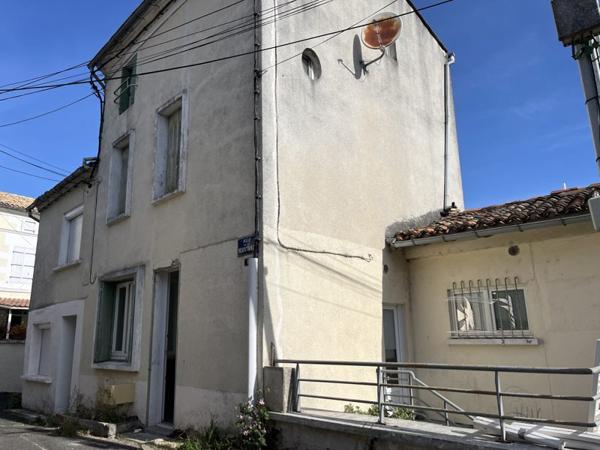 Maison à vendre 45 000 € Magnac-sur-Touvre 6 p 102 m² DPE E