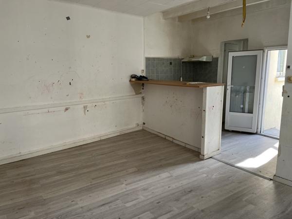 Maison à vendre 45 000 € Magnac-sur-Touvre 6 p 102 m² DPE E
