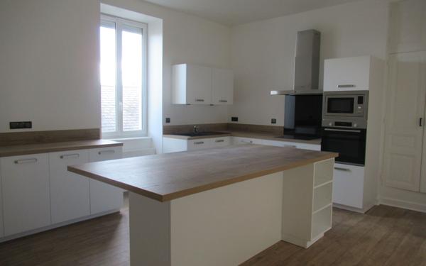 Appartement à louer    3 pièces • 88,14 m2 Saint-Yrieix-la-Perche