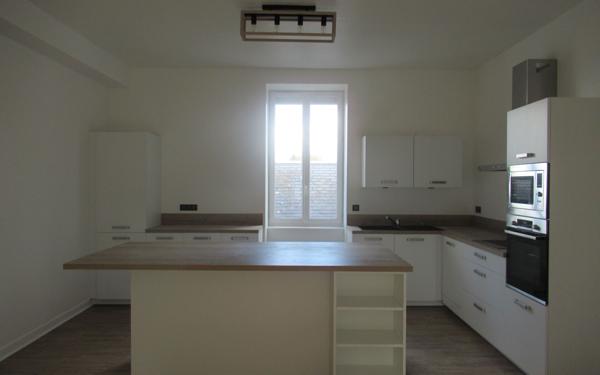 Appartement à louer    3 pièces • 88,14 m2 Saint-Yrieix-la-Perche