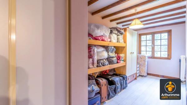 Vente                                                      Maison
                        
                     7 pièces                      170 m2                     à Saint-Genis-Laval