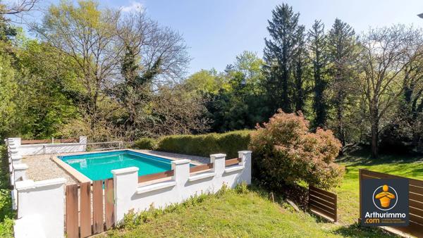 Vente                                                      Maison
                        
                     7 pièces                      170 m2                     à Saint-Genis-Laval