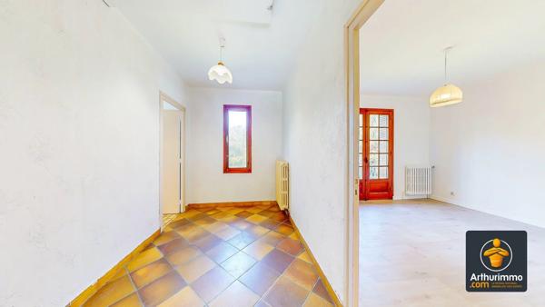 Vente                                                      Maison
                        
                     7 pièces                      170 m2                     à Saint-Genis-Laval