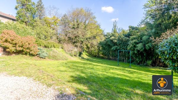 Vente                                                      Maison
                        
                     7 pièces                      170 m2                     à Saint-Genis-Laval