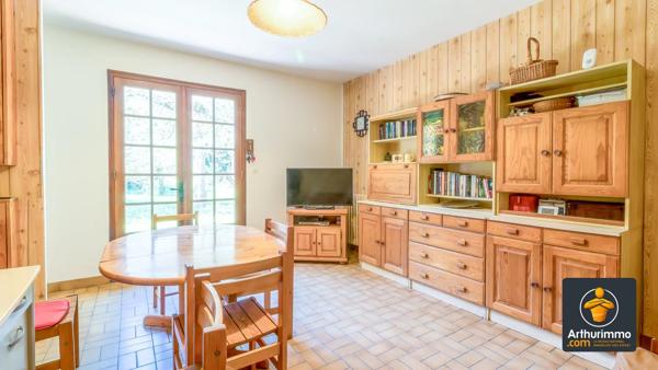 Vente                                                      Maison
                        
                     7 pièces                      170 m2                     à Saint-Genis-Laval