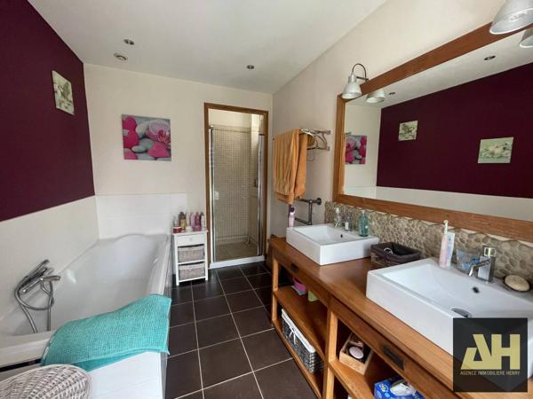 BREST RIVE DROITE QUATRE MOULINS - MAISON DE CHARME DES ANNEES 30 - 4 CHAMBRES - SECTEUR CALME - JARDIN CLOS ET TERRASSE