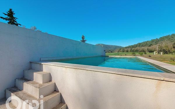 Maison à vendre    5 pièces •  Signes