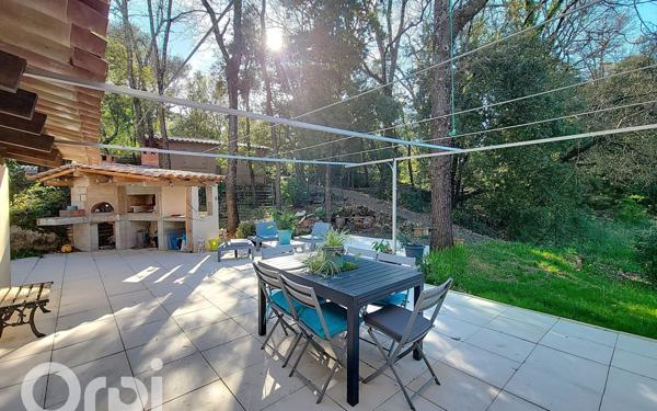 Maison à vendre    5 pièces •  Signes