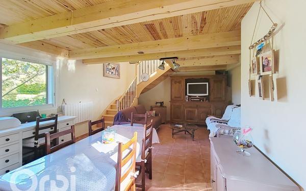 Maison à vendre    5 pièces •  Signes