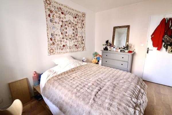 T5 proximité immédiate métro gabriel peri proche école box+cave