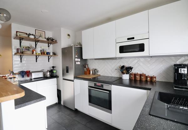 T5 proximité immédiate métro gabriel peri proche école box+cave