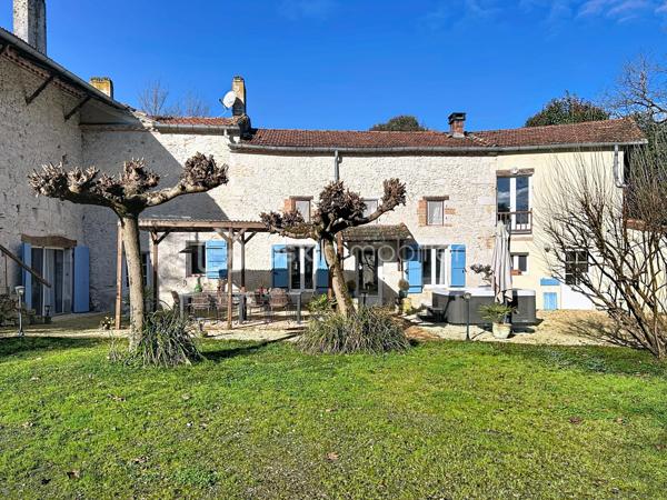 Maison de 472 m²