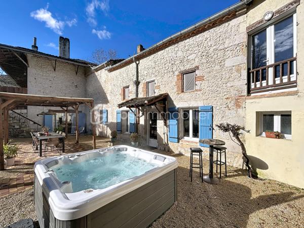 Maison de 472 m²