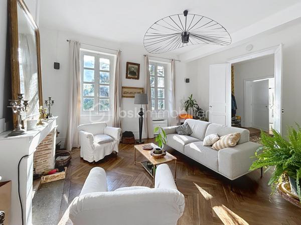 Maison de 472 m²