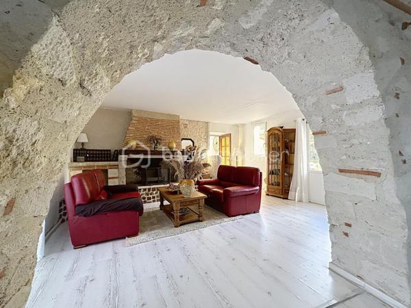 Maison de 472 m²