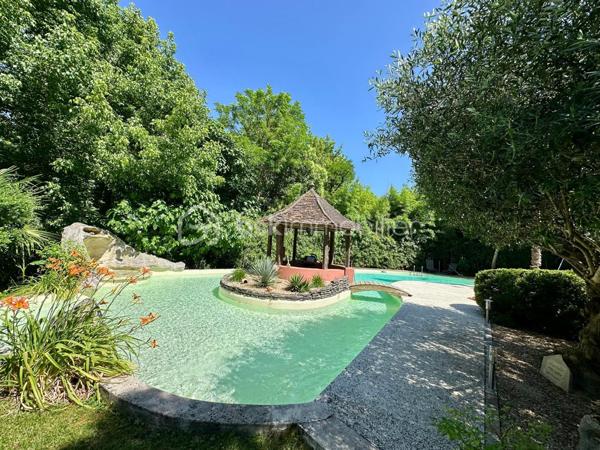 Maison de 472 m²