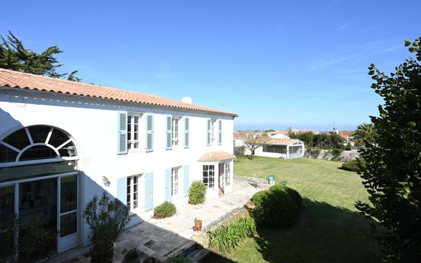 Maison à vendre    6 pièces •  Saint-Martin-de-Ré
