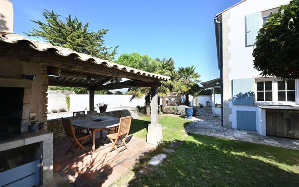 Maison à vendre    6 pièces •  Saint-Martin-de-Ré