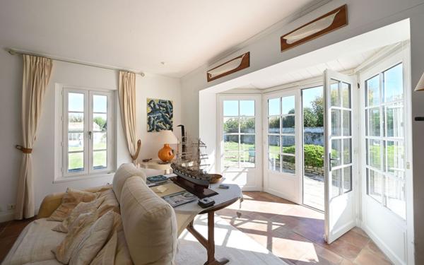 Maison à vendre    6 pièces •  Saint-Martin-de-Ré