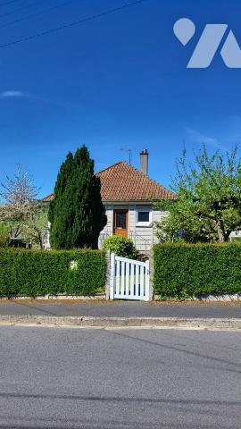 Pavillon sur 596 m², en sortie de ville