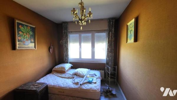 Pavillon sur 596 m², en sortie de ville