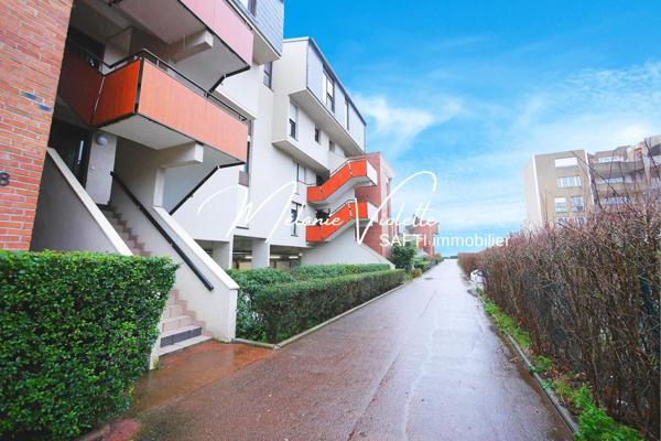 Une place de stationnement à EVRY-COURCOURONNES