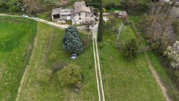 Maison à loriol de 160 m2 sur 5000m2 de terrain, ancienne ferme, deux logements, nombreuses dependances