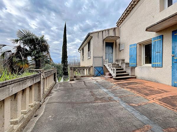 Maison à loriol de 160 m2 sur 5000m2 de terrain, ancienne ferme, deux logements, nombreuses dependances