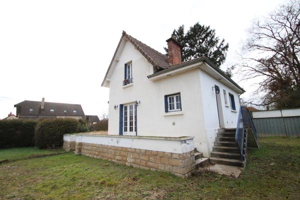 Dompierre-sur-Besbre (03290) Maison Quatre chambres à Vendre