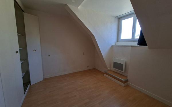 Appartement à louer    3 pièces • 67,60 m2 Rostrenen