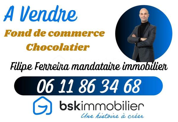 A vendre cause départ en retraite 

Fond de commerce boutique de vente de chocolats, confiserie, dragées etc.…
Emplacement numéro 1 sur une des rues les plus passantes de l'Ecusson.
Affaire pérenne, en place depuis plus de 15 ans.

Surface commerciale de vente environ 30m² + réserve sous sol d'environ 70m² 
accessible directement depuis le magasin. Accès PMR et climatisation réversible.

Bail 3/6/9 renouvelé jusqu'en 2029
Loyer annuel : 16520€
Charges annuelles : 3550€
Taxe foncière : 1680€

Possibilité de reprise Franchise

CA 2025: environ 300K euros pour un EBE retraité d'environ 66K euros.

Plus d'information sur rendez vous.
