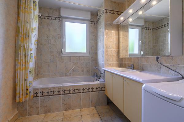 Bel appartement 3 chamb.en RDJ garage parking caves calme proche tram