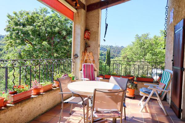 VIAGER VILLA DEUX NIVEAUX AVEC TERRASSE ET MAZET VUE IMPRENABLE SUR ESPARRON DE VERDON ET SON LAC