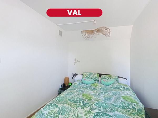 Val- Charmante maison rénovée avec terrasse, idéale pour un premier achat