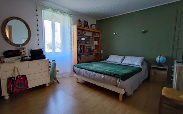 Maison à vendre    7 pièces •  Uzès