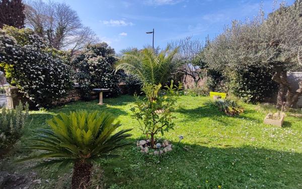 Maison à vendre    7 pièces •  Uzès